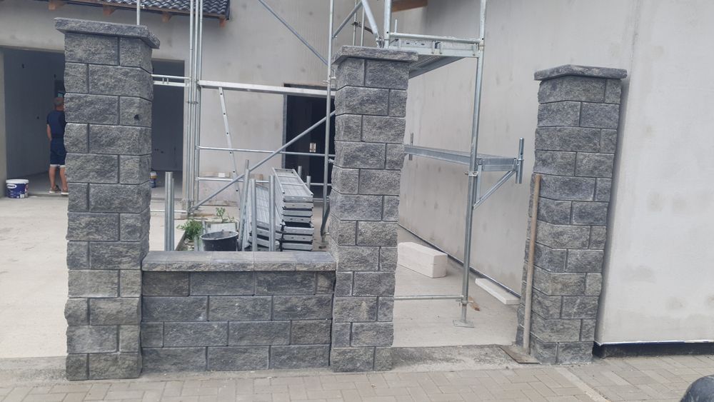 casa de vinzare în stadiu de construcție