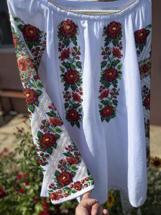 Ii tradiționale cusute cu mărgele – eleganță și autenticitate
