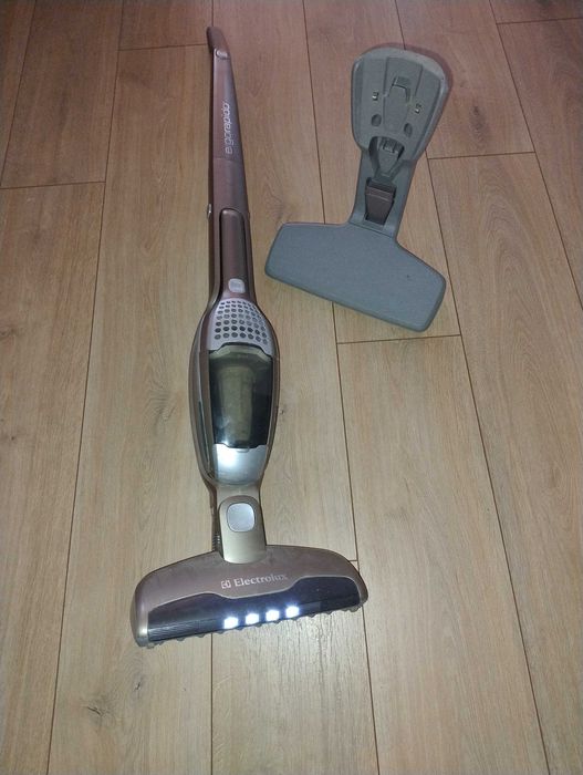 Безкабелна прахосмукачка Electrolux