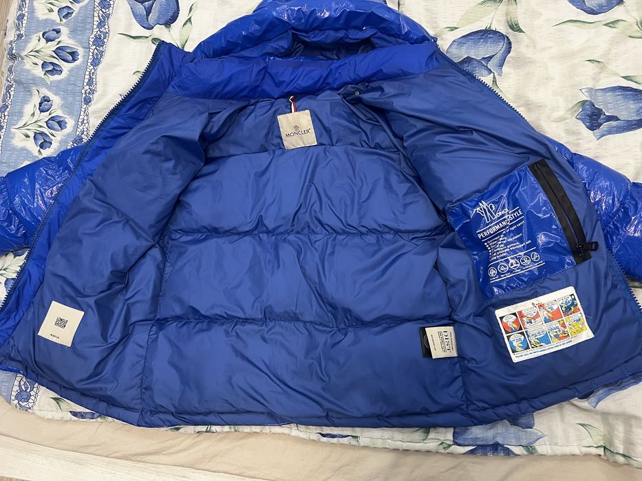 Moncler синьо яке