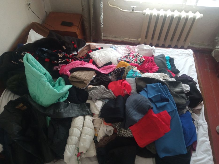 Вещи разные детские куртки ,кофты ,брюк