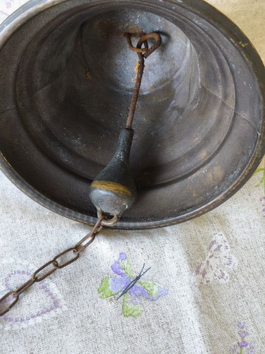 Бронзова камбана