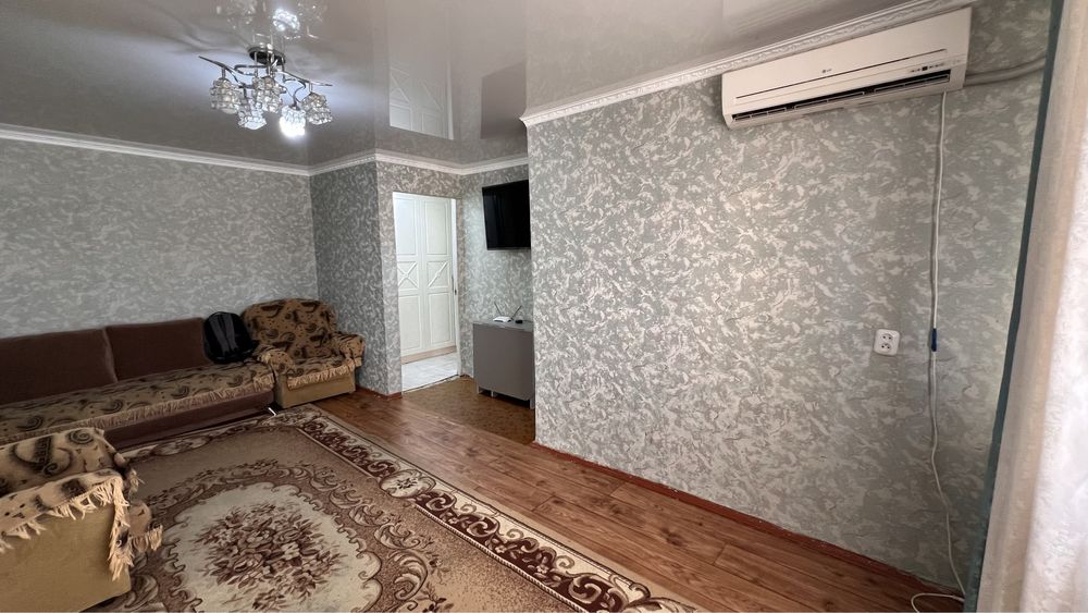 Продаеться 2х комнатная квартира в крупноблочном доме на 1 этаже