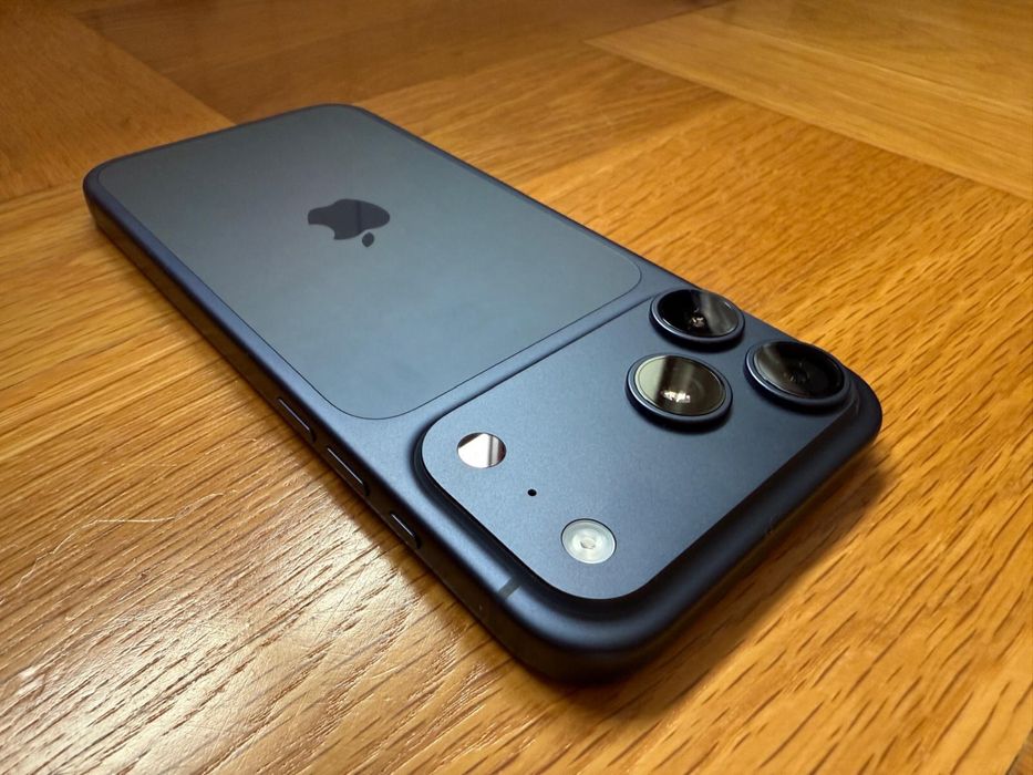 iPhone 17 pro max с аксесоари