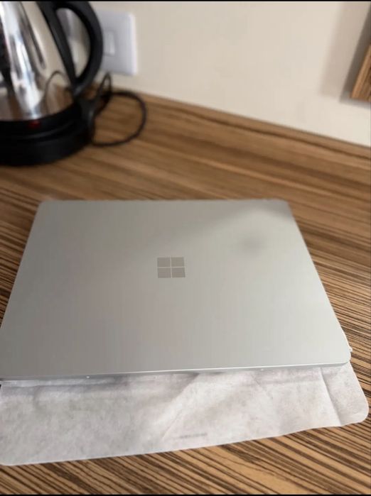 Лаптоп Microsoft Surface Laptop 7 c Intel Core Ultra 7 268V (2.2/5.0GHz 14M) 32 GB, 1TB M.2 NVMe SSD Intel Arc 140V Win 11 Pro Сребрист