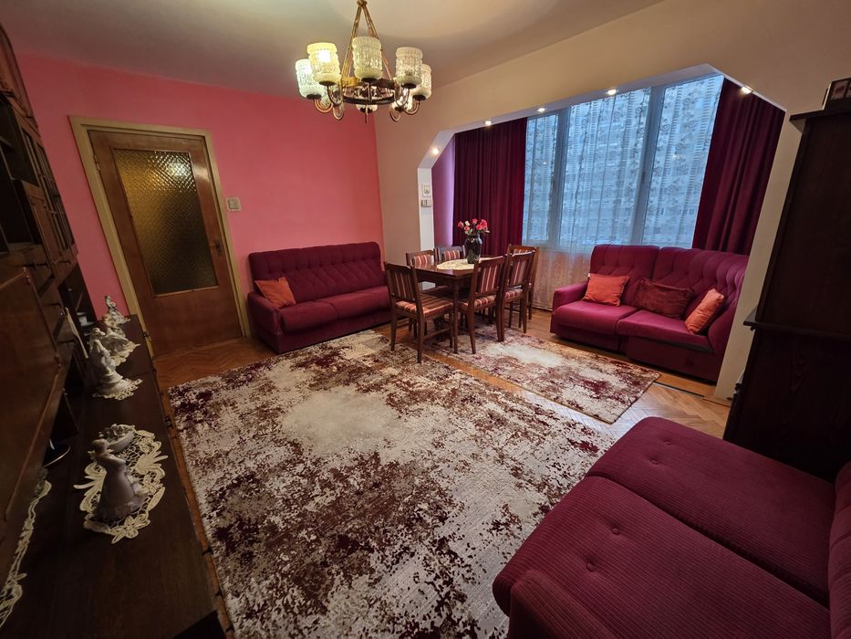 Apartament 3 camere Reșița — fotografia 1