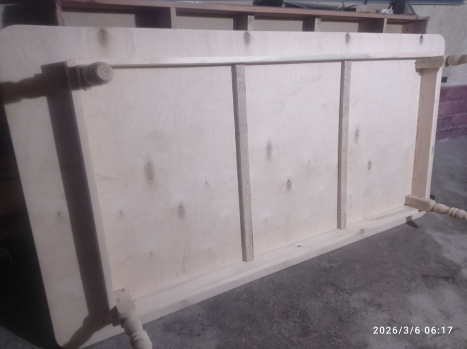 Продается стол для гостиной