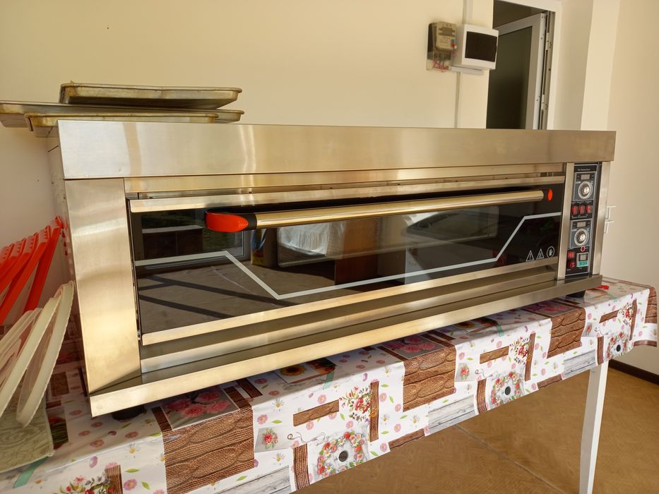 Срочно.Продаётся кондитерская печка