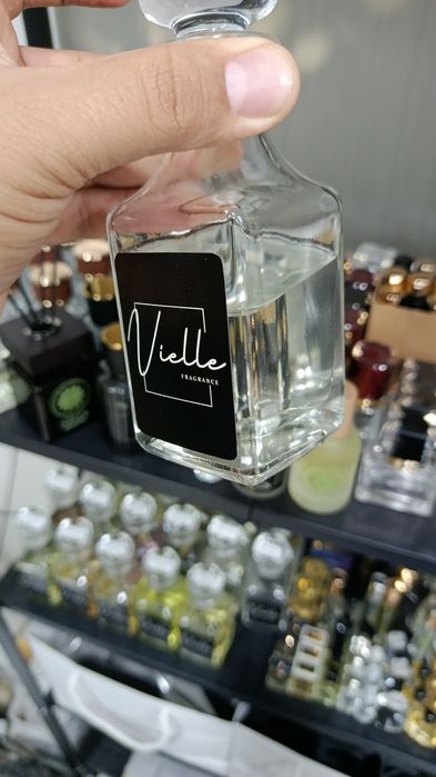 Atir moylari premium Fransiya