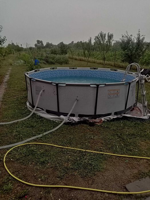 Inchiriez cabana
