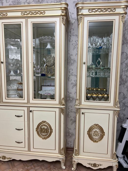 Горка, Шкаф витрина