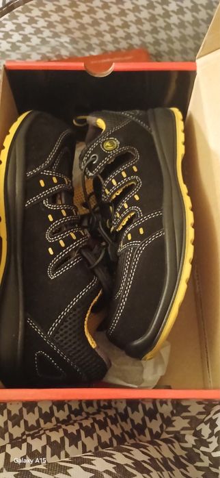 Bocanci protectie noi 100 lei