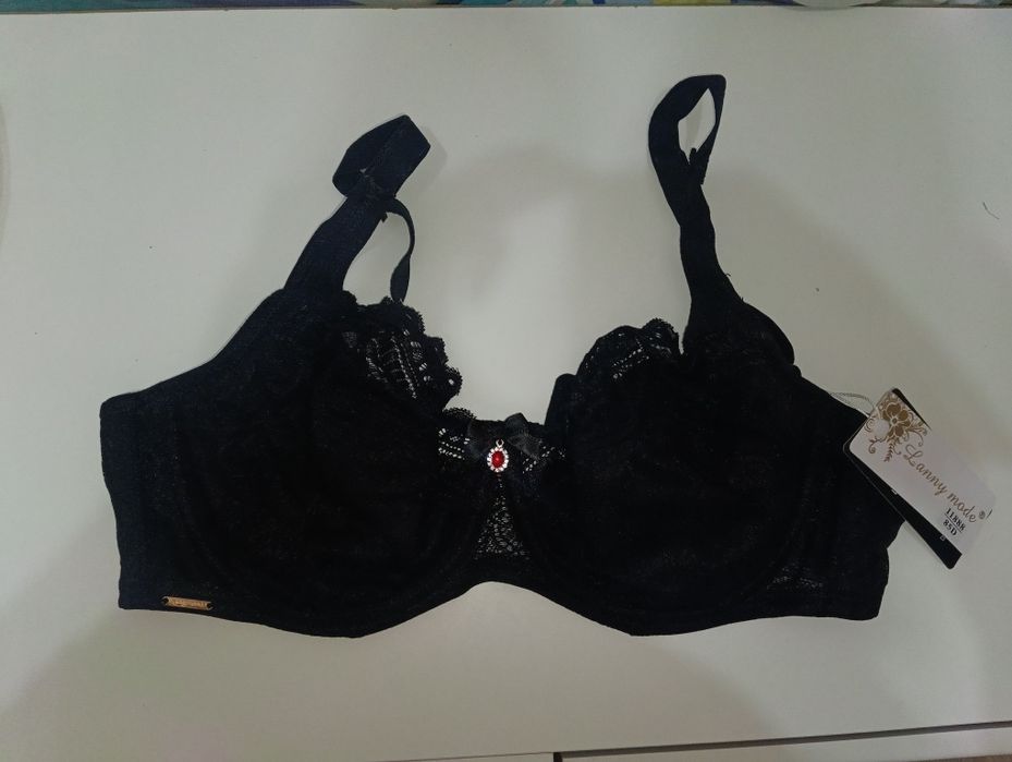 Продам женские бюстгалтера