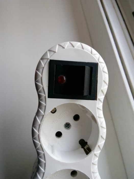тройник с выключателем 220 V,16A Турция