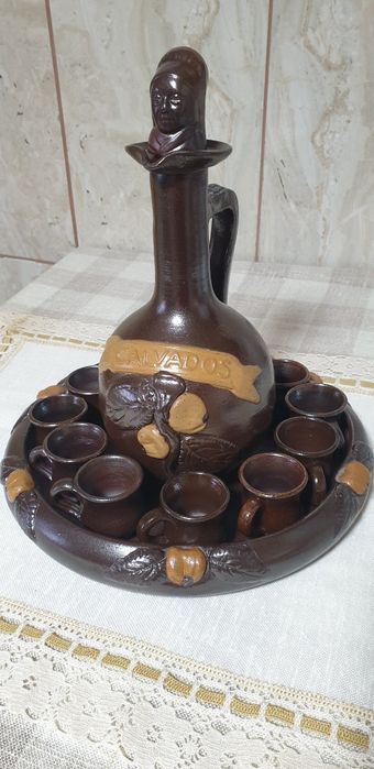 Serviciu complet Calvados din ceramică veche