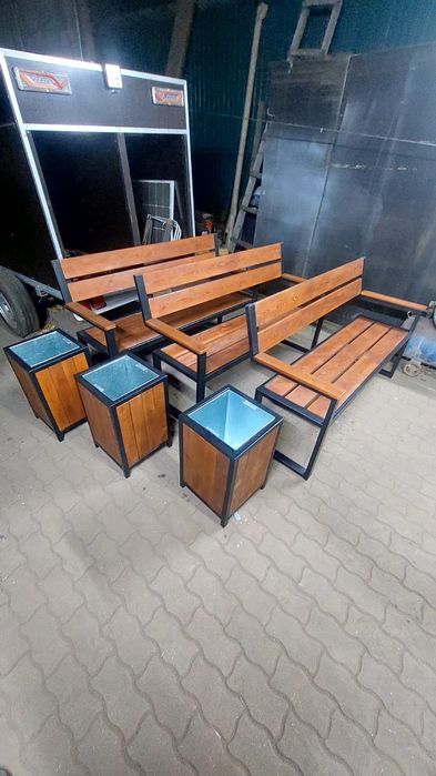 Скамейки уличные