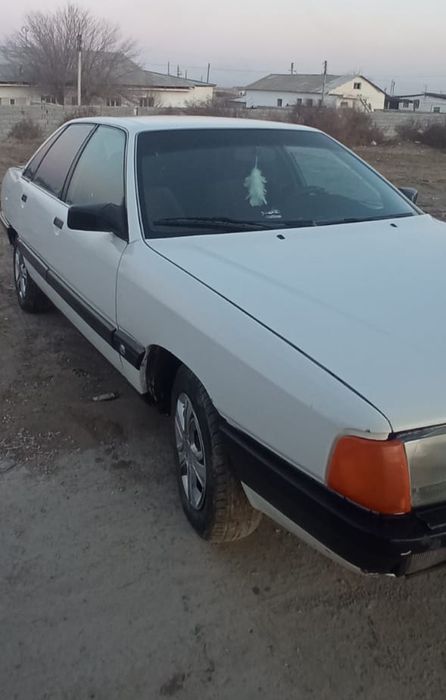 Ауди 100 сатылады