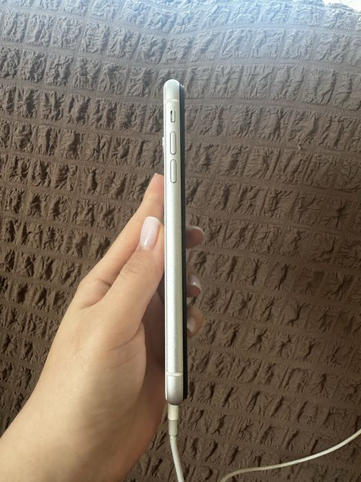 Продам Iphone xr 64 gb