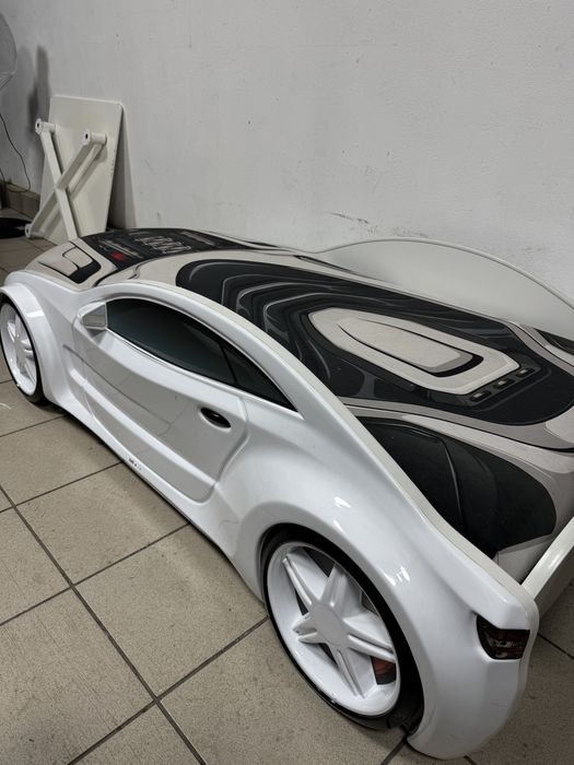 Кровать-машина детская