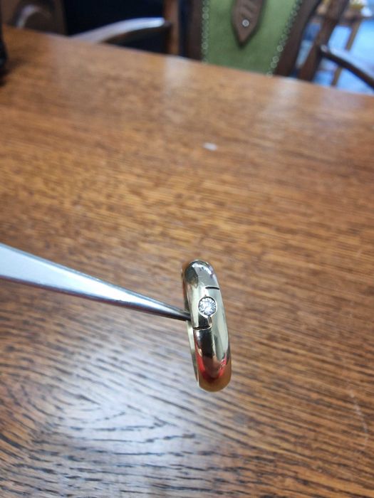 Дамски Златен Пръстен с Диамант