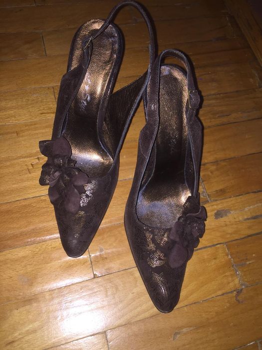 Pantofi piele naturala foarte frumosi