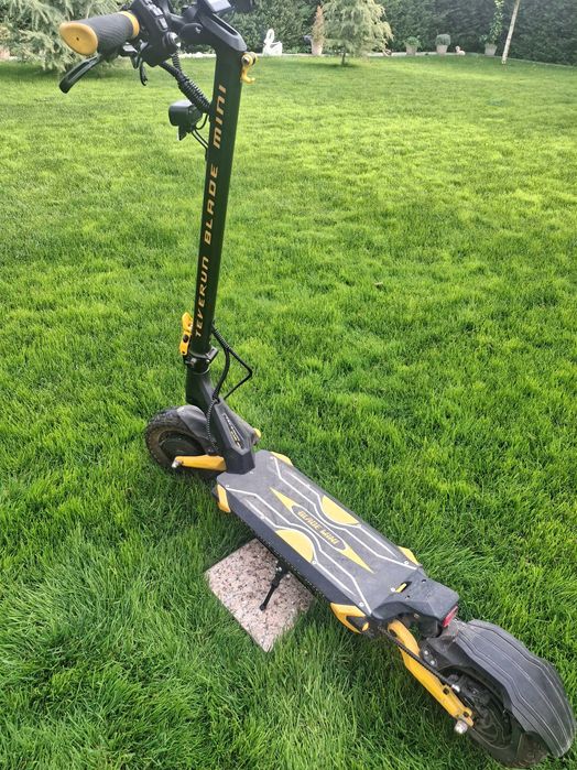 Електрическа тротинетка Blade Mini