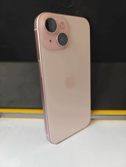 Продава iPhone 15/128 GB, без Face ID
