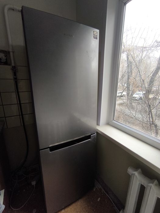 Продам холодильник No frost Samsung