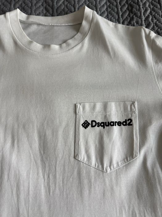 Оригинална мъжка тениска Dsquard2 . Размер М . Цена 40€ .