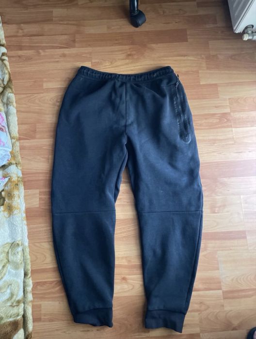 Pantaloni Nike Tech