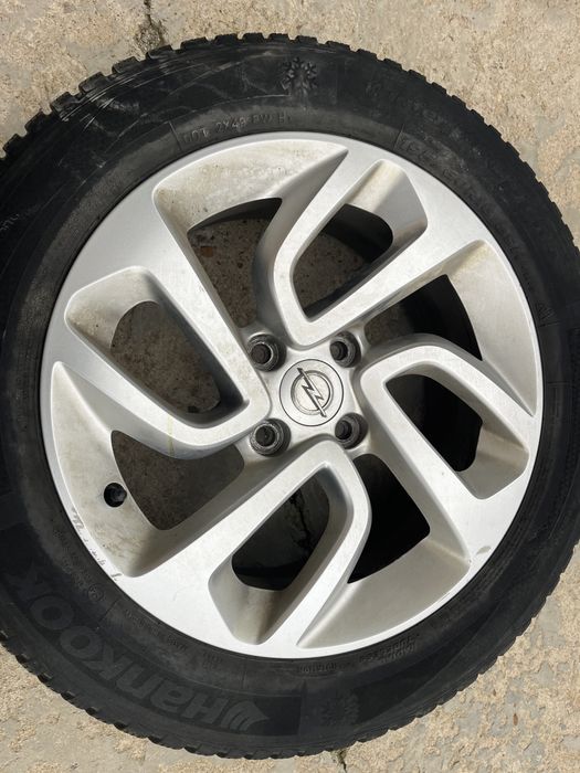 Зимни гуми 16ки с джанти за опел кросланд