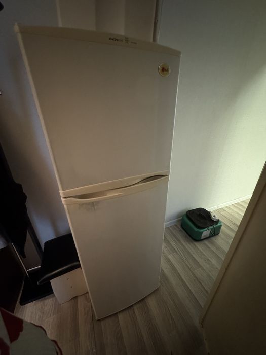 Продам холодильник LG