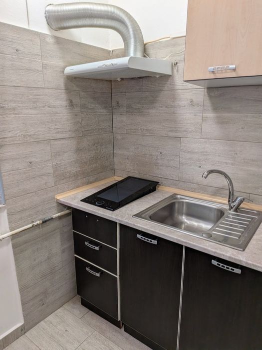 Inchiriez garsoniera zona Mall Vitan