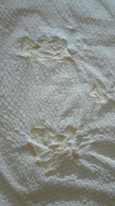 Олекотена завивка и чаршаф с ластик за бебе