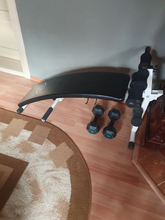 Aparat pentru abdomen plus gantere