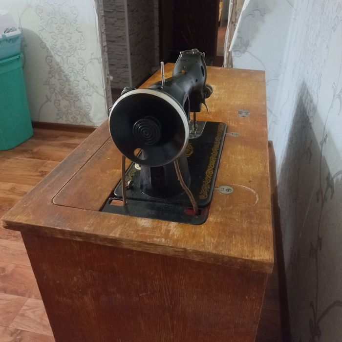 Швейная машинка продам