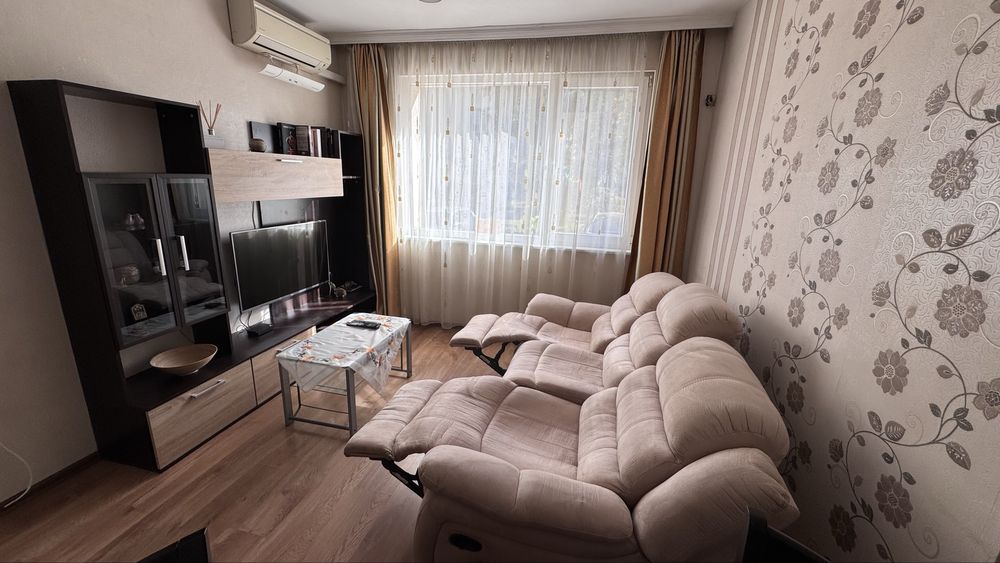 Дава се под наем Двустаен апартамент в Варна, Център - 70 кв.м за 612 € - Снимка #3