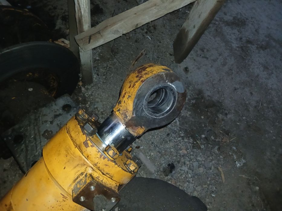 Силиндрлар сотилади 1.8