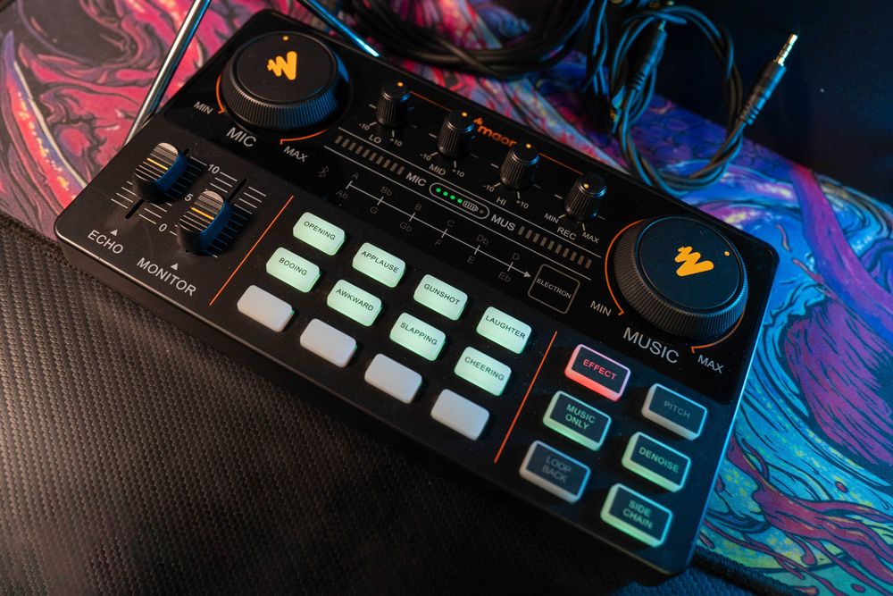 Pachet Interfață audio / Mixer, Podcast / Streaming MAONO MaonoCaster Lite AU-AM200-S1 - Mixer + Mic