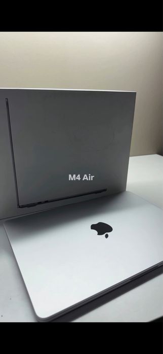 MacBook Air M4 512GB/16GB