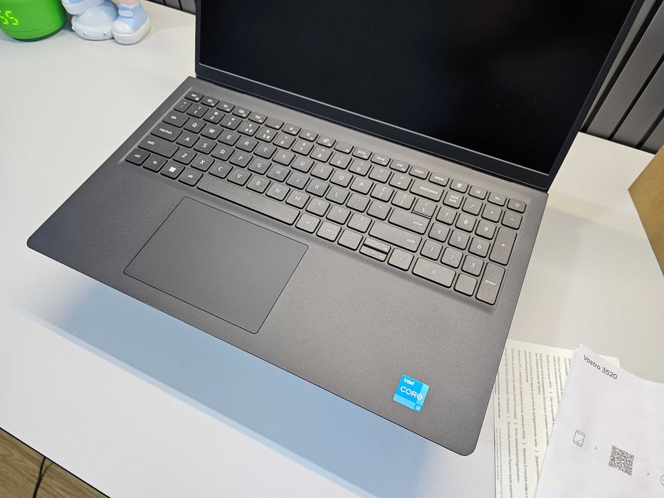 ПРОДАМ Dell Vostro 3520 Ноутбук Core™i3-1215U/8GB/256SSD/15.6"iPSFulHD