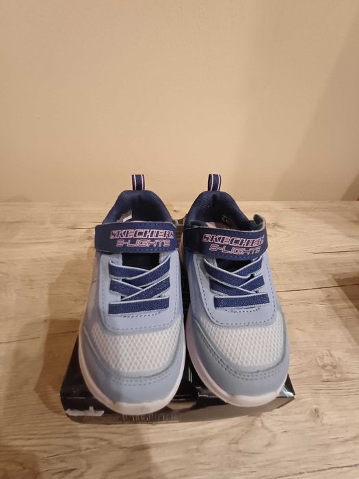Adidași noi skechers