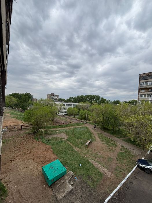 ПРОДАМ КВАРТИРУ 6 микрорайон, 62 дом