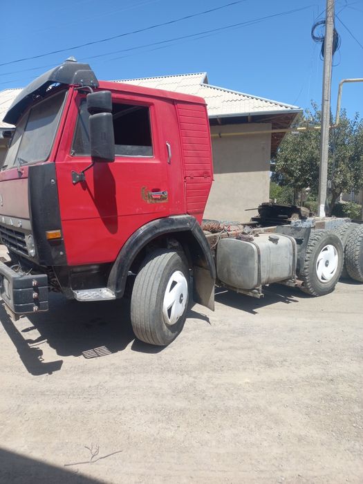 Kamaz tegach sotiladi