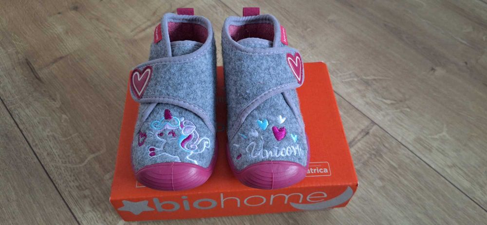 Papuci / pantofi Biomecanics - marimea 22 - noi - Unicorn