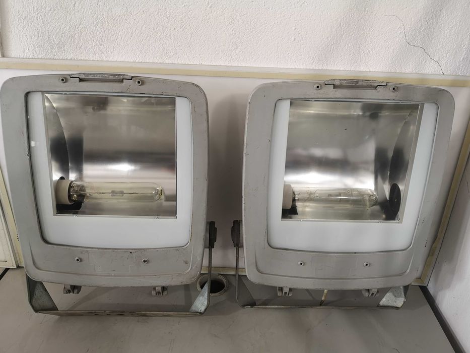 Лампи (големи) 4 бр 250 W