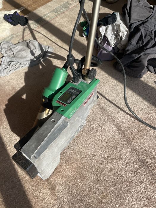 Leister UNIROOF AT 153.599 заваръчен апарат