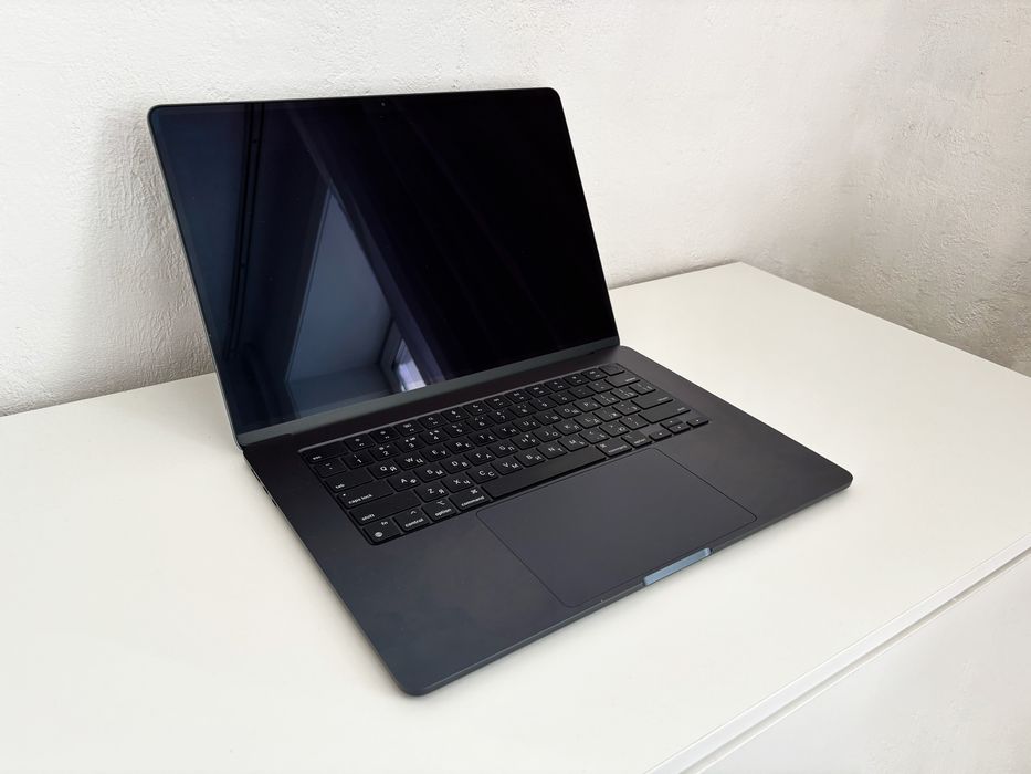 Apple MacBook Air 15" M3 (8/256GB) новый, RU клавиатура