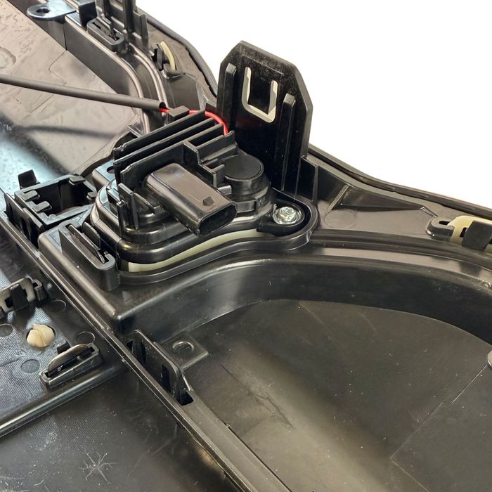 Предна решетка за BMW 5 Серия G60 G61 G68 i5 540i 2024 M5 G90