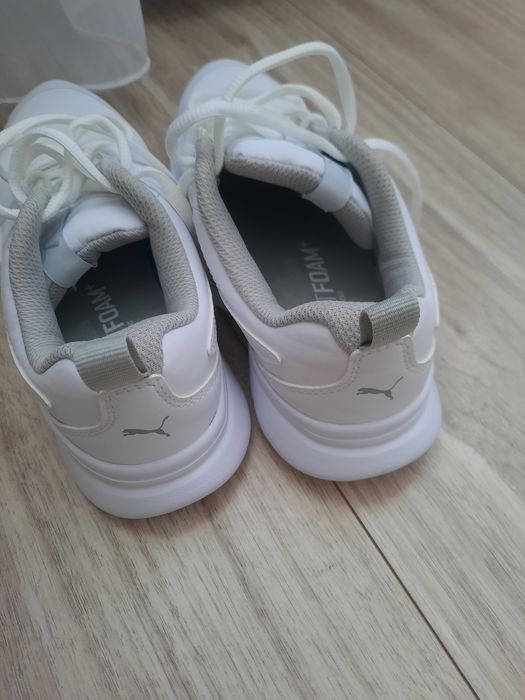 Adidasi Puma marimea 36